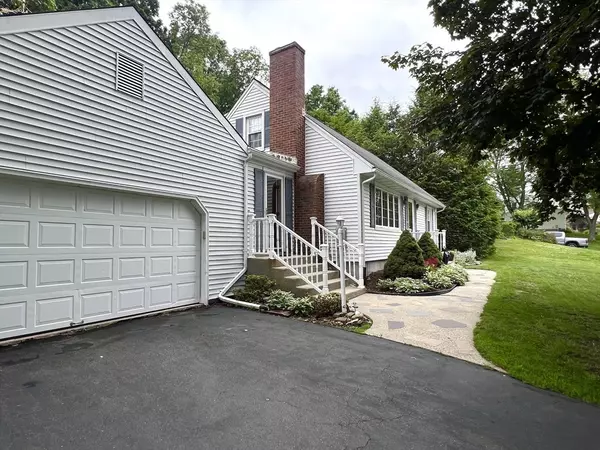 Agawam, MA 01030,78 Elmar Dr