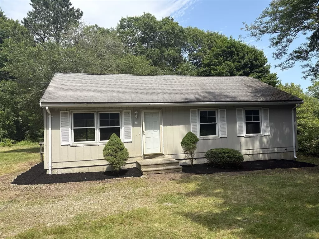 Mashpee, MA 02649,31 Main St