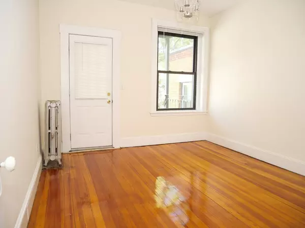 Brookline, MA 02446,395 Harvard #6