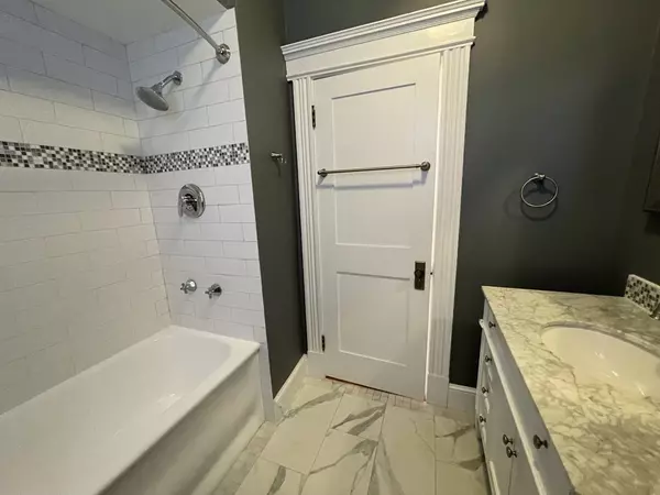 Brookline, MA 02446,25 Stearns Road #4