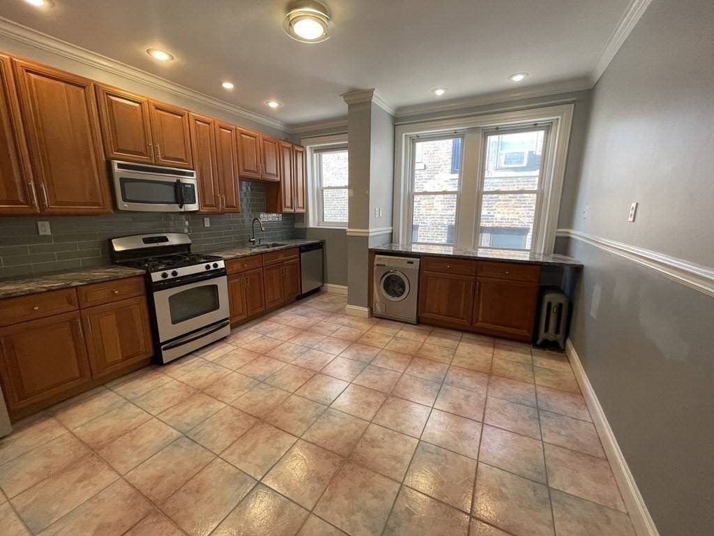 Brookline, MA 02446,25 Stearns Road #4
