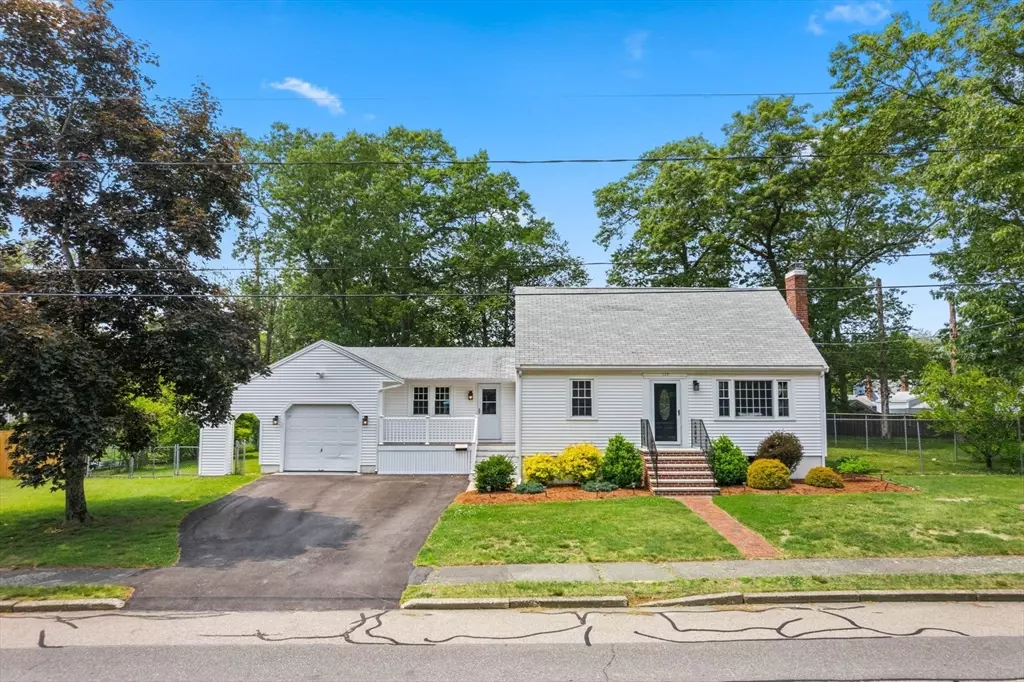 Rockland, MA 02370,139 Damon Rd