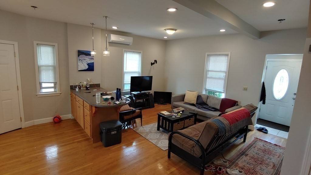 Boston, MA 02135,33 Eastburn St #1