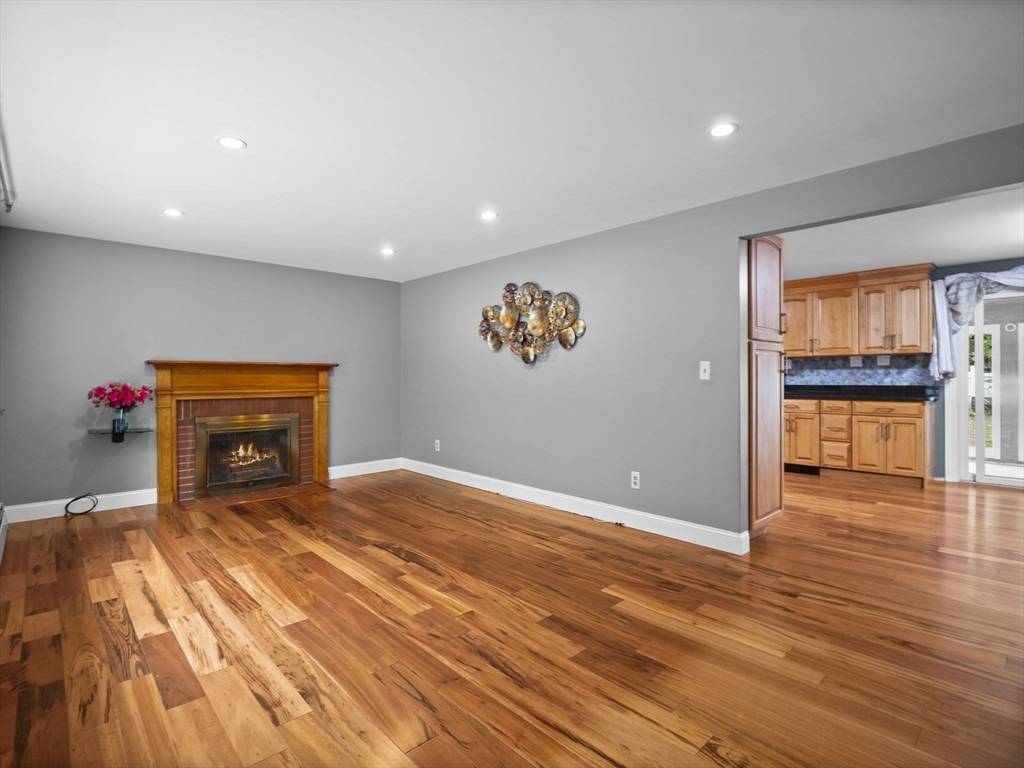 West Boylston, MA 01583,21 Hartwell St.