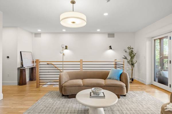 Boston, MA 02127,53 Thomas Park #2