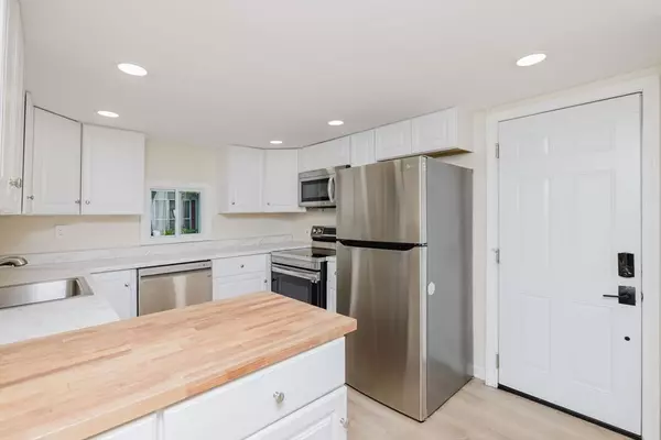 Taunton, MA 02780,1 Lisa Drive