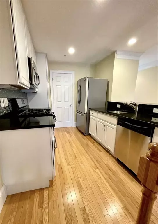 Hudson, MA 01749,143 Broad St #6