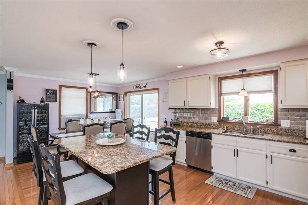 Agawam, MA 01030,342 Barry St.