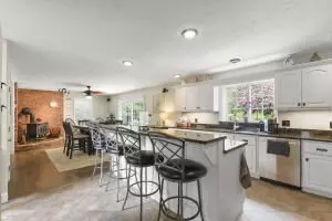 Bourne, MA 02532,5 Lancaster Ln