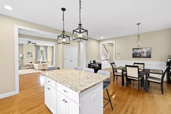 Natick, MA 01760,12 Garden Rd #12