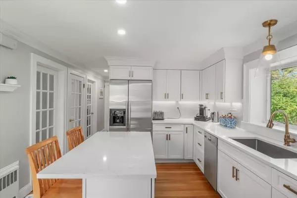 Walpole, MA 02081,5 North Street Circle