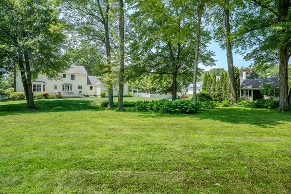 Longmeadow, MA 01106,393 Green Hill Rd