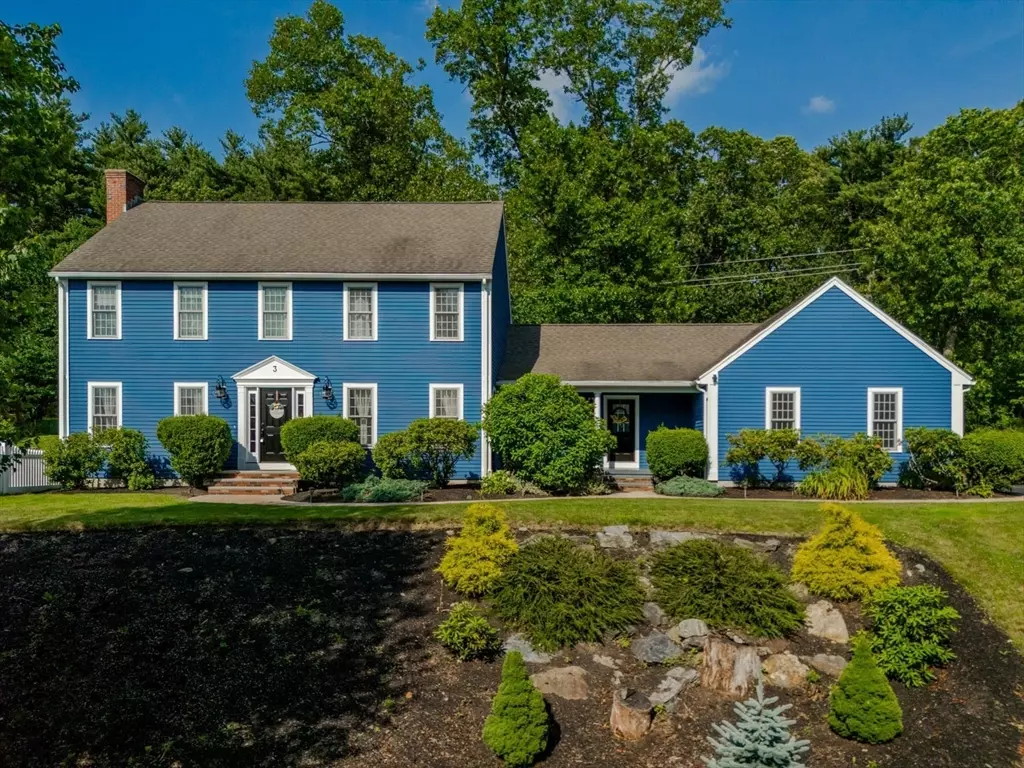 Sterling, MA 01564,3 Village Ln