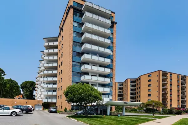 300 Lynn Shore Dr #1007, Lynn, MA 01902
