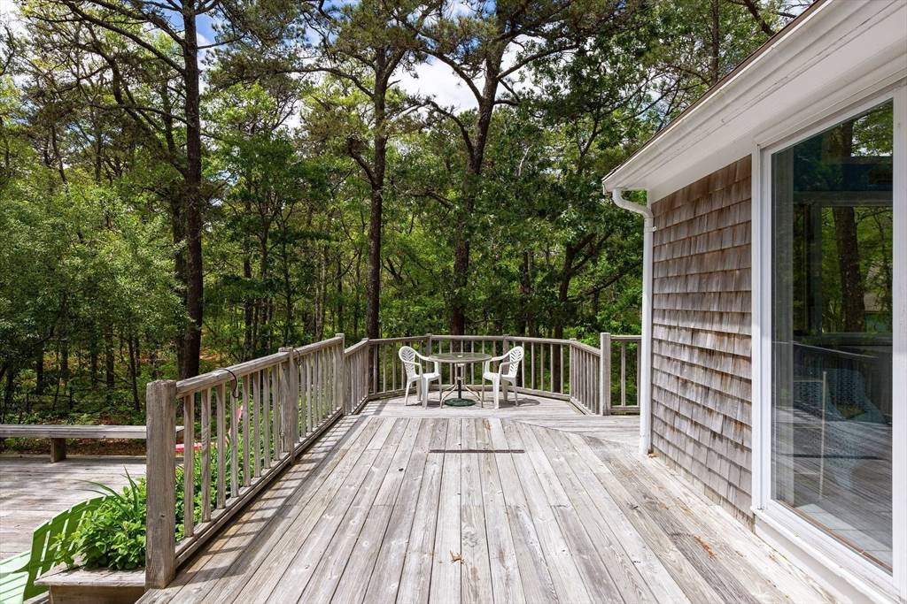 Brewster, MA 02631,94 Pine View Dr