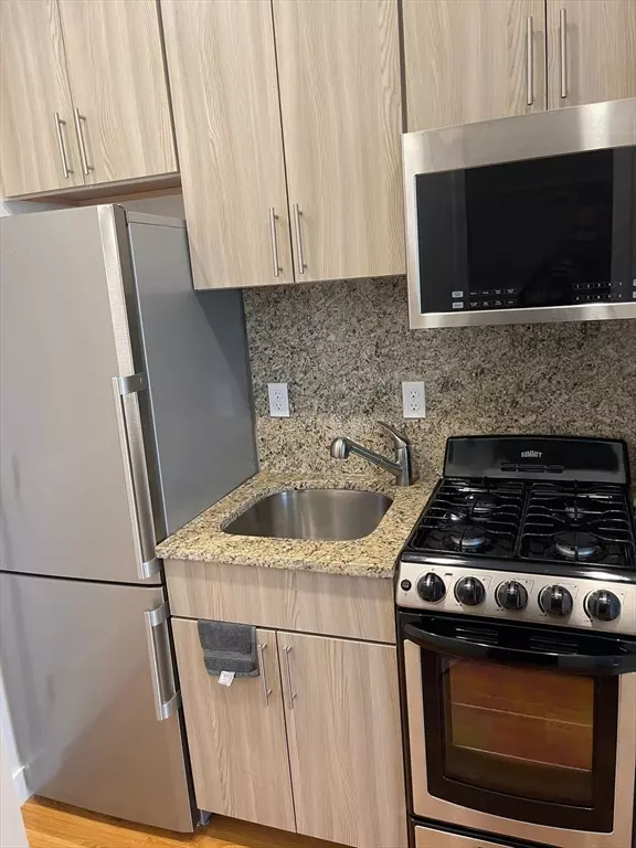 Chelsea, MA 02150,16 Fifth St #23