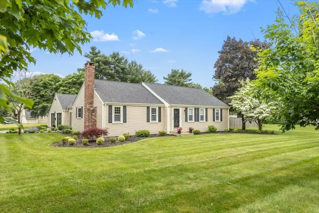 Hingham, MA 02043,11 Prospect St.