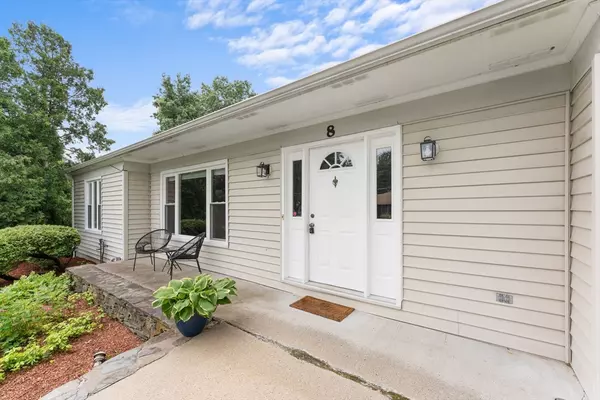 Billerica, MA 01821,8 Diane Dr