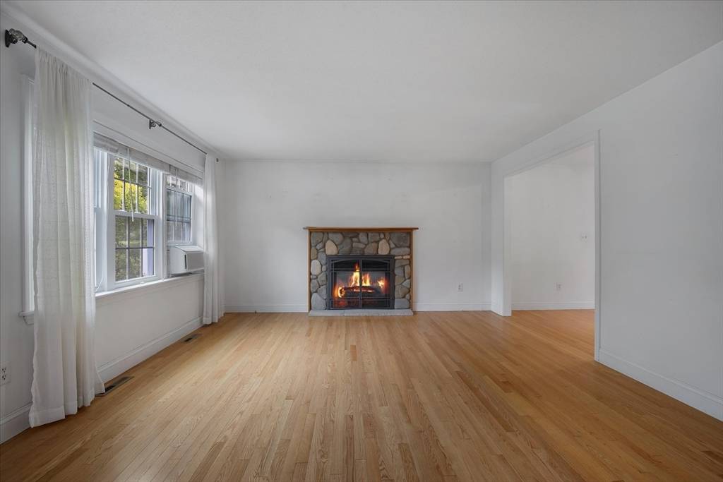 Barnstable, MA 02632,25 Liam Ln