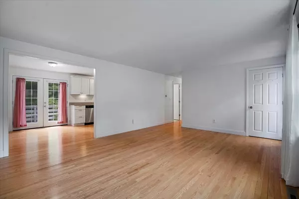 Barnstable, MA 02632,25 Liam Ln