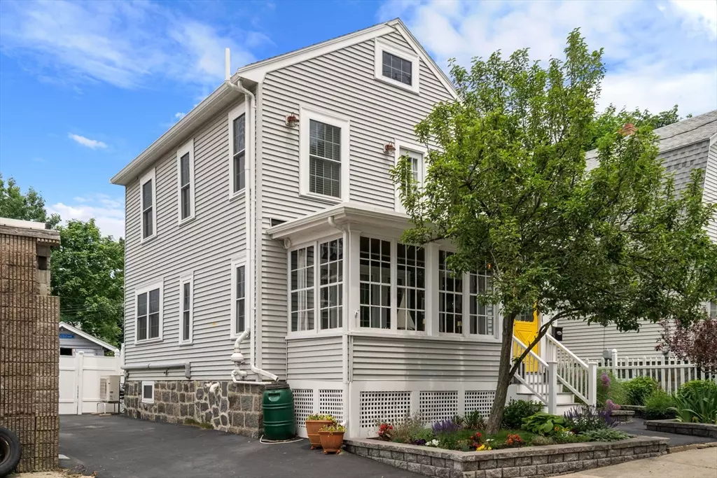 Boston, MA 02122,8 Nahant Ave