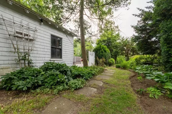 Newton, MA 02465,30 Jerome Ave
