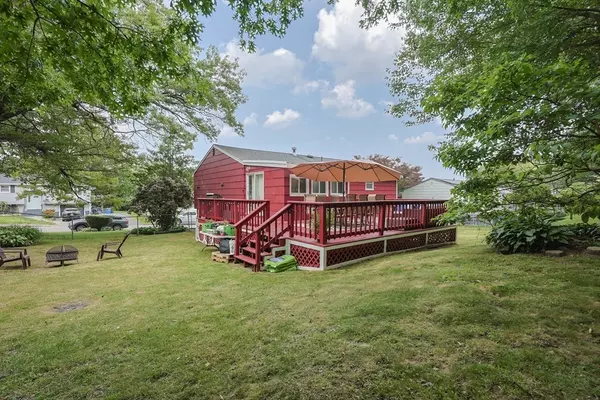 Randolph, MA 02368,89 Fernandez Cir