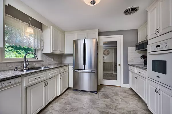 Wilbraham, MA 01095,985 Tinkham Road