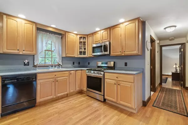 Norton, MA 02766,92 Newcomb St