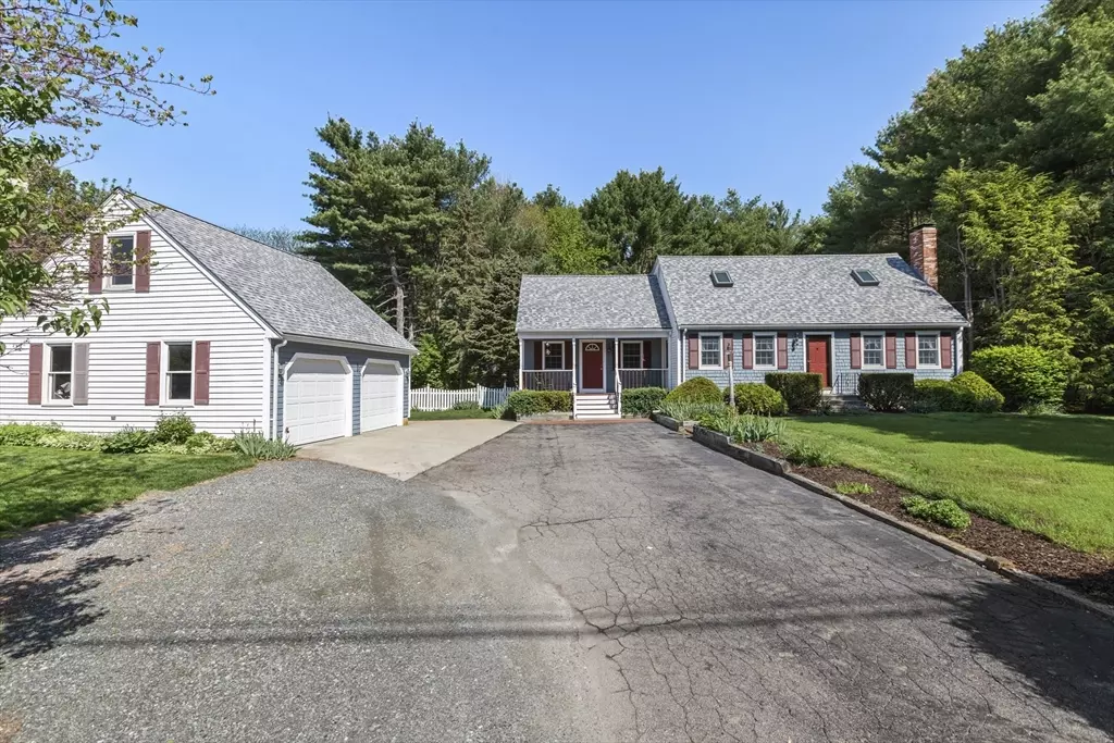 Norton, MA 02766,92 Newcomb St