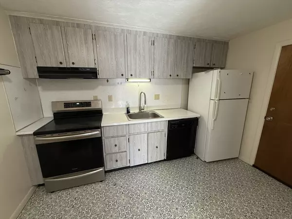 Woburn, MA 01801,924 Main St #26
