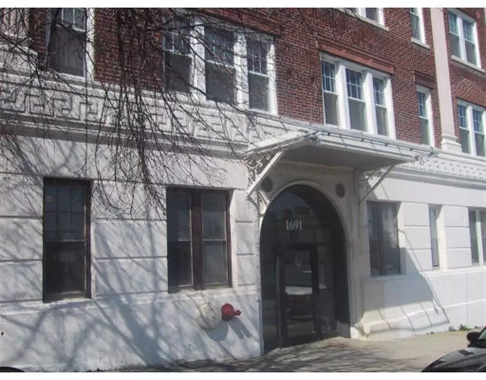 Boston, MA 02135,1691 Commonwealth Ave #9