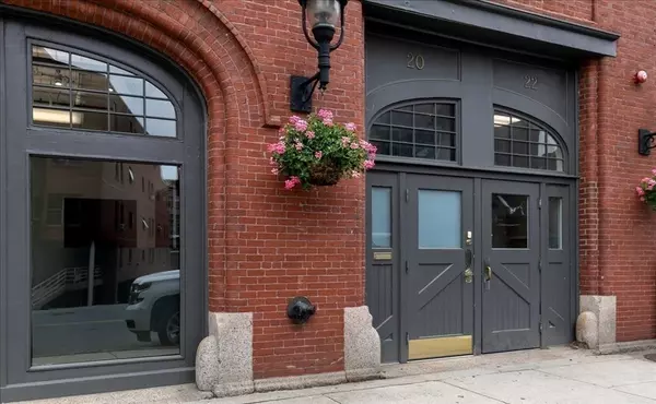 Haverhill, MA 01830,18-22 Essex Street #22