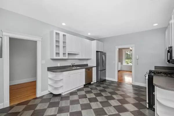 Brookline, MA 02446,441 Washington St #5