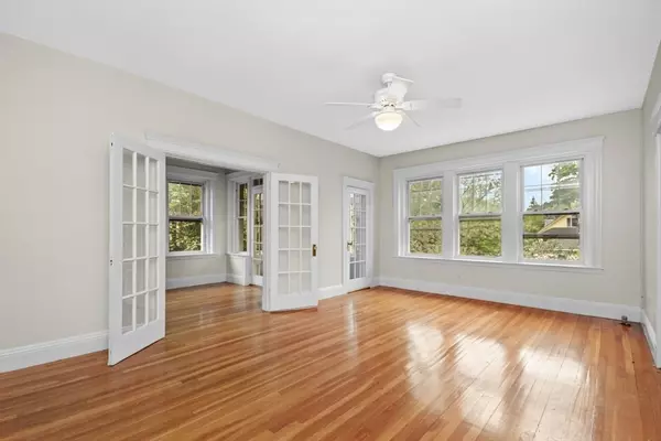 Brookline, MA 02446,441 Washington St #5