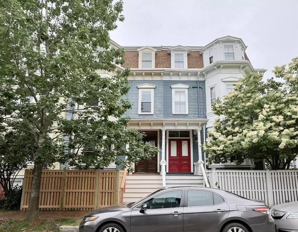Cambridge, MA 02139,33 Inman St #1B