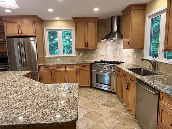 Franklin, MA 02038,30 Lawrence Dr