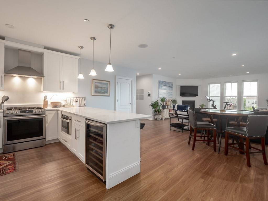 Boston, MA 02127,45 L Street #21