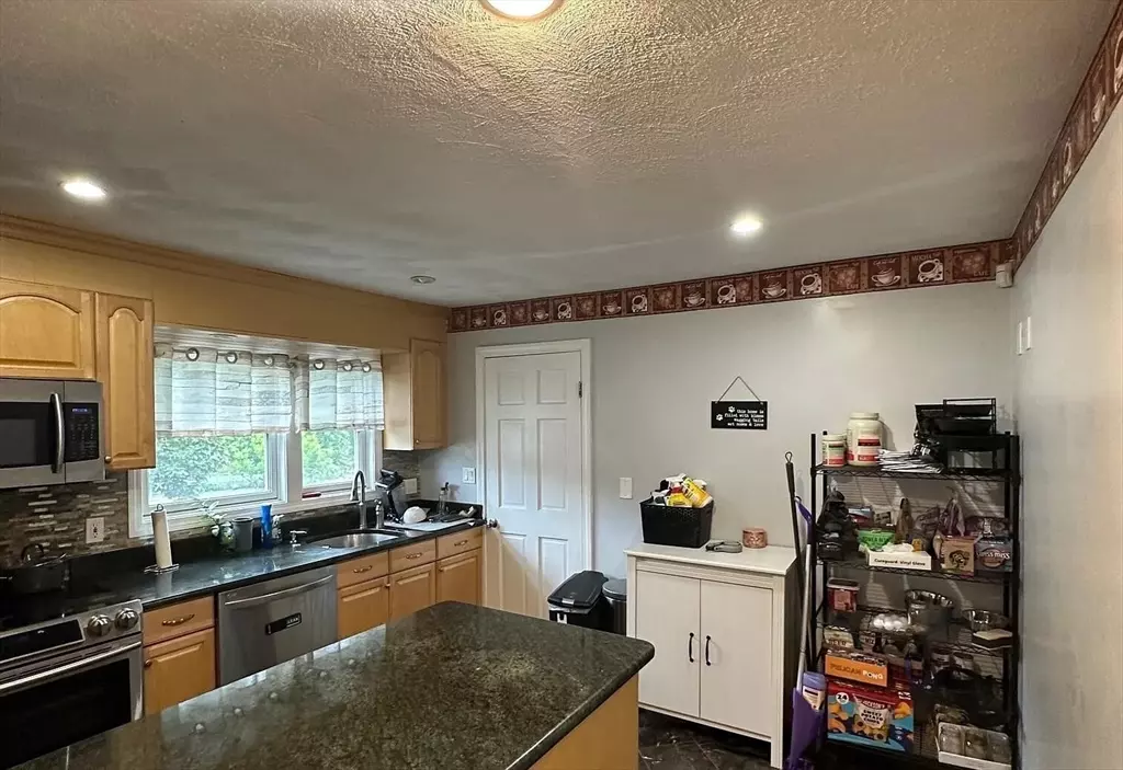 Medford, MA 02155,73 Almont St #2