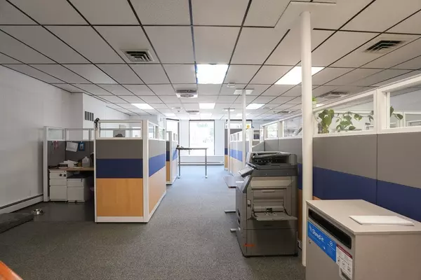 Palmer, MA 01069,1382-1388 Main St