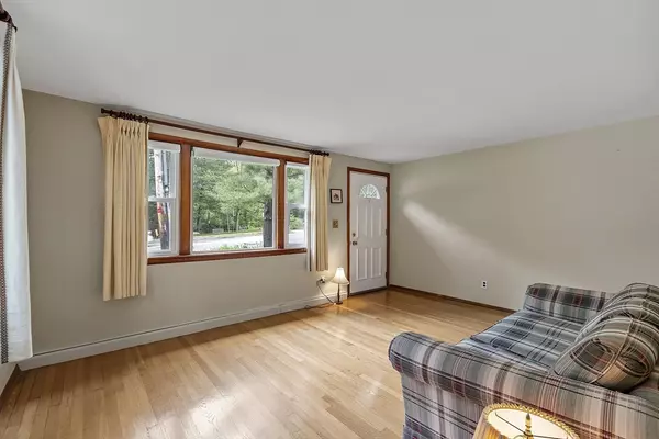 Reading, MA 01867,471 Lowell St
