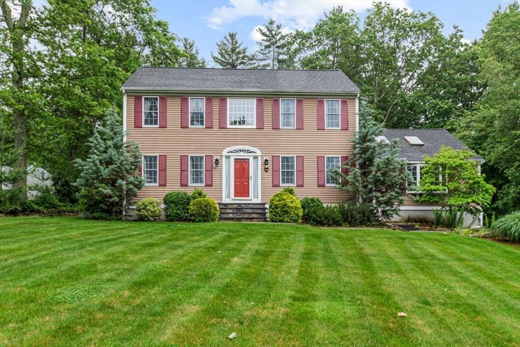 Mansfield, MA 02048,19 Echo Hills Dr