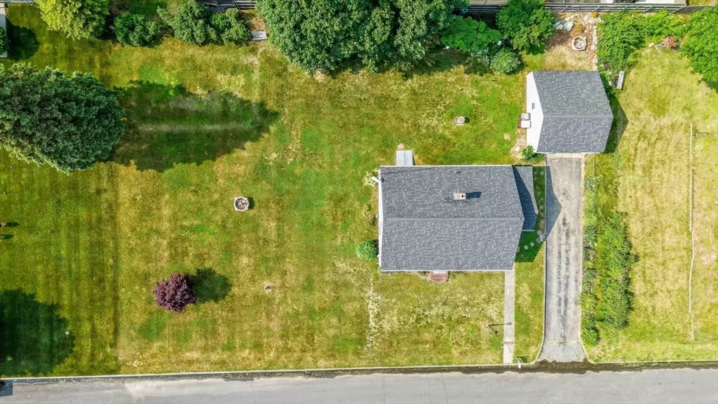 13 Meadow Lane, Acushnet, MA 02743