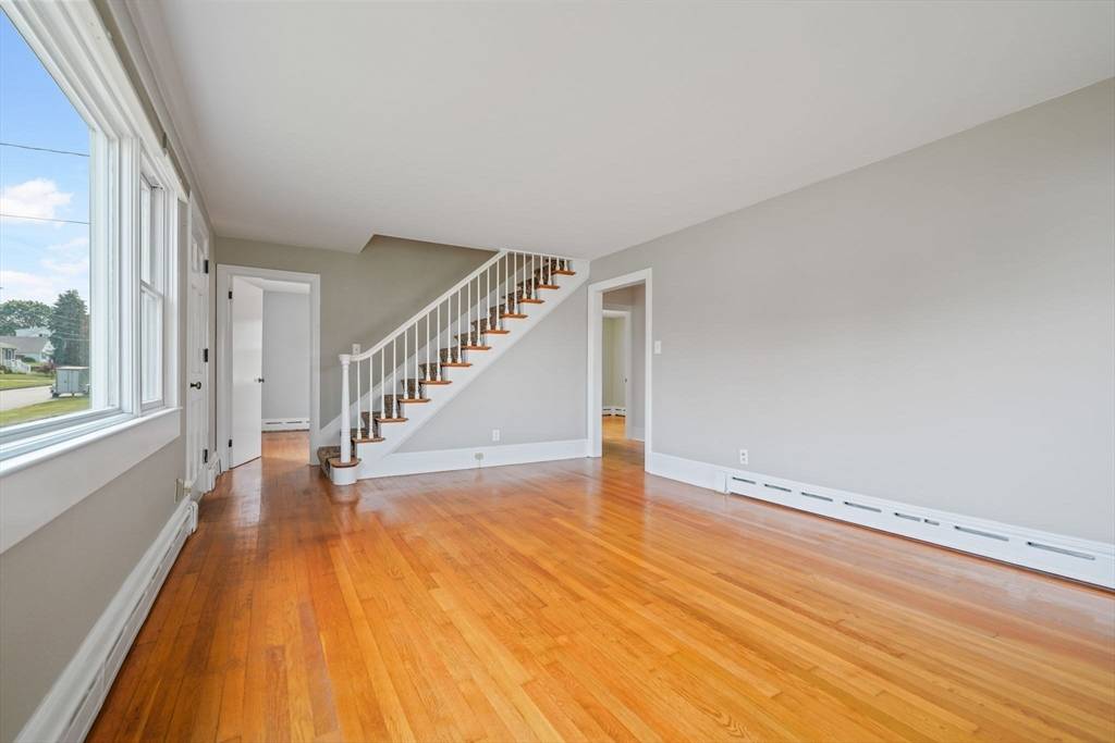 Acushnet, MA 02743,13 Meadow Lane