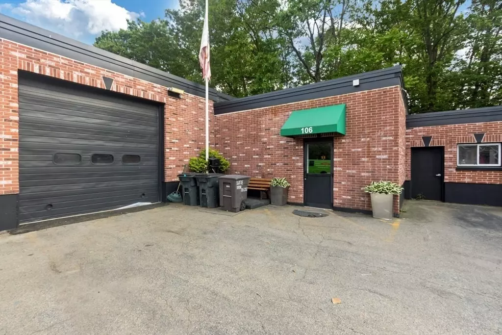 Dedham, MA 02026,106 River St