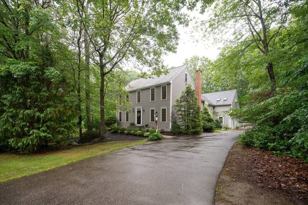 15 Crestwood Drive, Blackstone, MA 01504