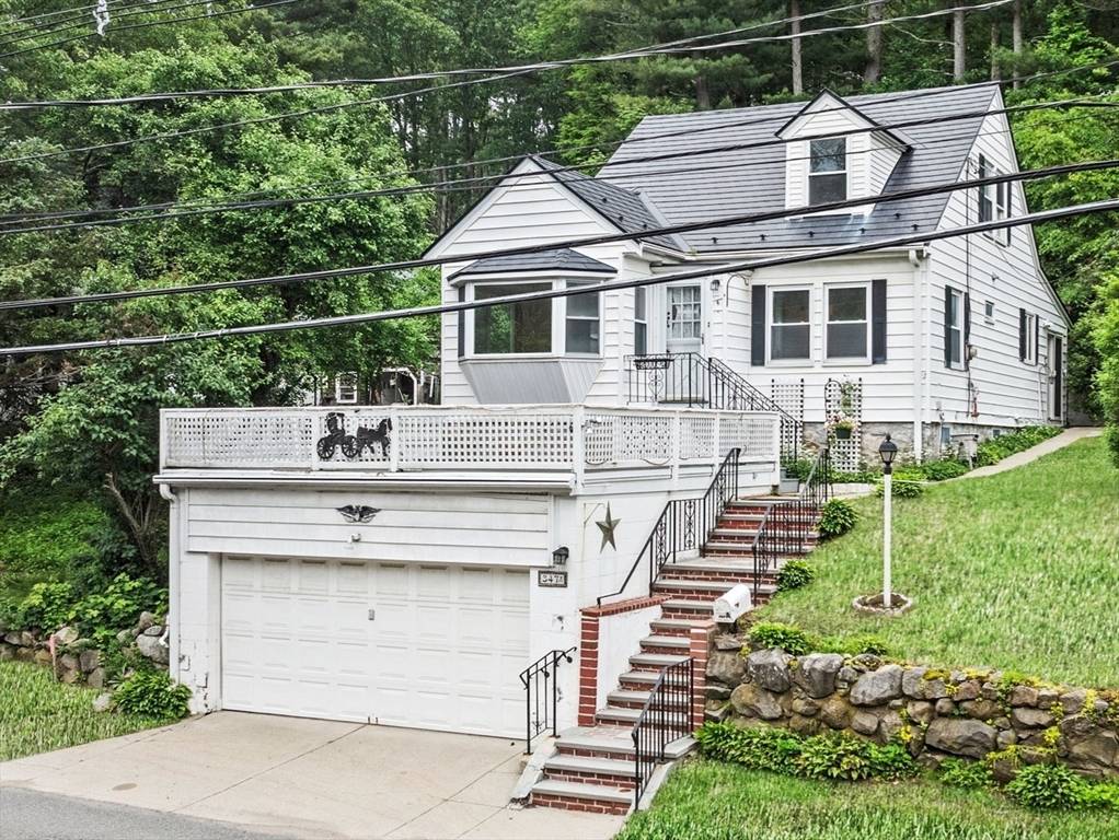 Gloucester, MA 01930,347A Essex Avenue