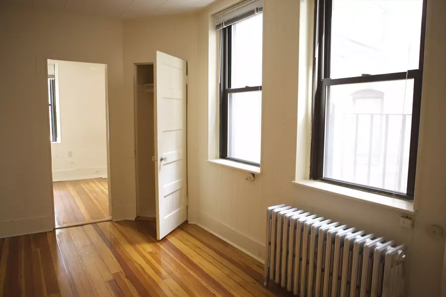 82 West Cedar Street #2, Boston, MA 02114