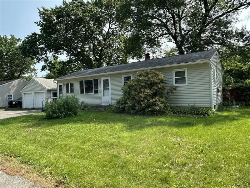 24 Arnold St, Ludlow, MA 01056