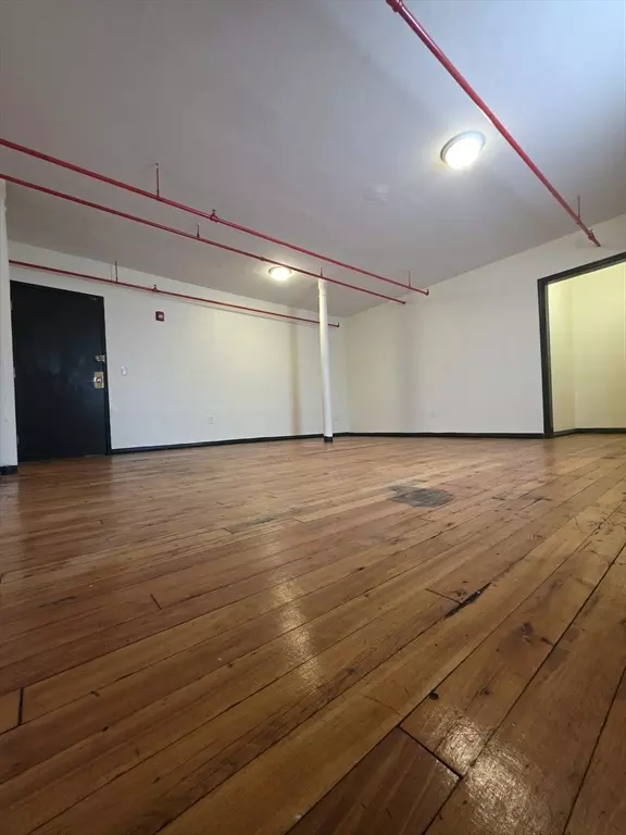 Brockton, MA 02301,33 Dover St #301